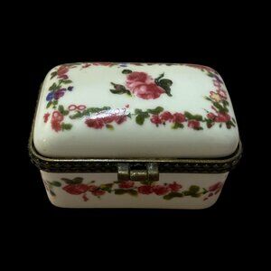 Vintage Porcelain Floral Transferware Decorated Trinket/Pill Box